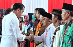 Presiden Jokowi Serahkan 1.500 Sertifikat Di Cilacap