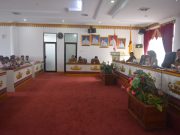 Bupati Hj. Dewi Handajani menghadiri Rapat Koordinasi bersama Jajaran Pendamping Program Keluarga Harapan (PKH), se-Kabupaten Tanggamus di Ruang Rapat Utama Sekretariat Daerah Tanggamus