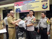 Pemerintah Kabupaten Tanggamus Serahkan Hibah Enam Sepeda Motor Kendaraan Operasional Kepada Polres Tanggamus Di Halaman Mapolres Tanggamus