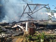 Polsek Dan Polres Tanggamus Olah TKP Rumah Terbakar Di Kabupaten Tanggamus
