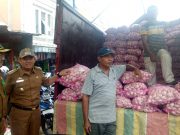 Wakil Bupati Tanggamus Hi. AM. Syafi’i Lakukan Peninjauan Harga Di Pasar Gisting Tanggamus