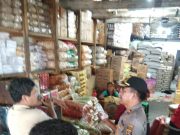 Polsek Banjar agung Bersama Balai Pom Tulang Bawang Melaksanakan Giat Operasi Pasar Tulang Bawang