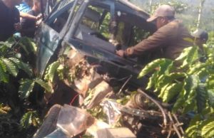 Mobil Minibus Panther Terjun Bebas Kedalam Jurang 100 Meter Lebih