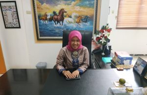 Anna Morinda Apresiasi kepada Abdul Rohman Wahid, S.Sy sebagai Duta Pemuda Peduli Lingkungan Asri dan Bersih (Pepelingasih)