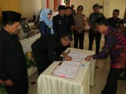 Bupati Dan DPRD Tanggamus Tandatangani Nota Kesepahaman
