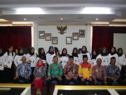 Sekda Tanggamus Serahkan 13 SK CPNS Bidan PTT