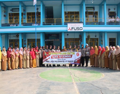 ” JAYA SELALU” Hari Polwan Ke-71 Tahun 2019 Polwan Polres Metro Goes To School