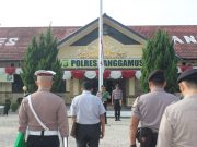 Polres Tanggamus Kibarkan Bendera Setengah Tiang Atas Wafatnya Presiden Republik lndonesia Ke-3