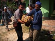 Mendapat Berita Duka, Ini Yang Dilakukan Bhabinkamtibmas Polsek Lambu Kibang