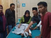 Tim Pendamping PKH Tanggamus Sambangi Narimah (15) Penderita Patah Tulang