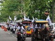 Pasangan Wahdi – Qomaru Antar Berkas Ke KPU Kota Metro