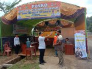 Kepala Desa Mulya Agung Mesuji Bersama Warga Lakukan Penyemprotan Desinfektan