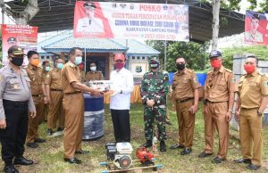 Bupati Lamtim Turun Langsung Kawal Bantuan Yang Bersumber Dari APBD Lamtim