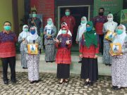 Ikatan Bidan Indonesia (IBI) Kota Metro Beri Bantuan Alat Pelindung Diri (APD)