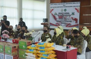 HUT Bhakti Adhyaksa Ke-60 Dan Dharmakarini Ke-20 Tanggamus Adakan Bakti Sosial