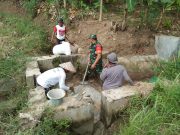 Koramil 411-04/Trimurjo Kodim 0411/LT Bersama Warga Saling Bergotong – Royong