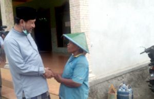 Pulang Dari Sawah, Mbah Marmi Doakan Ipong Terpilih Lagi