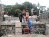 Kodim 0411/LT Lalui Koramil 411-12/Gunung Sugih Bergotong – Royong Bersama Warga