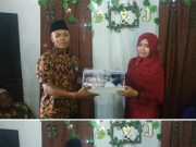 Ku Ikat Kau dengan Cicin di Jari Manismu