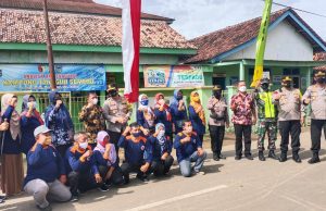 Kapolda Jatim Berikan Alat Testing Untuk KTS Posko PPKM Sumberharjo Pacitan
