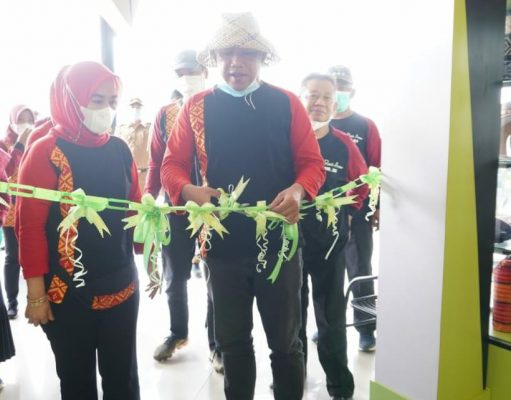 Bupati TuBaBa Launching Pusat Kerajinan Di Restoran Area Tol Way Kenanga