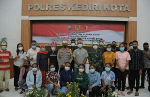 Polres Kediri Launcing Orang Tua dan Anak Asuh Pelajar Papua