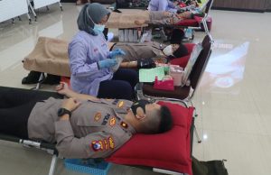 Sambut HUT Bhayangkara, Polres Gresik Donor Darah