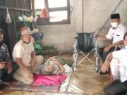 DPD JPKP TuBaBa dan DinSos Salurkan Bantuan Kursi Roda