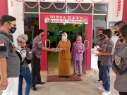 DPW Trader Peduli Indonesia Bagi 1000 Vitamin Dan Masker KN95 Ke Tenaga Kesehatan