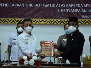 Wakil Bupati TuBaBa Fauzi Hasan Hadiri Paripurna DPRD Secara Langsung