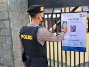 Polres Tanggamus Lakukan Pencegahan Covid19 Lalui Scan QR Code Aplikasi Pedulilindungi