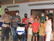 Sri Romlah Terharu Disaat Terima Hadiah Sepeda Motor Dari TPI Usai Vaksin