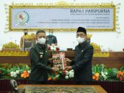 Fauzi Hasan Hadiri Rapat Paripurna di Ruang Paripurna DPRD TuBaBa