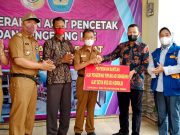 Wakil Bupati TuBaBa Fauzi Hasan, Hadiri Penyerahan Alat Pencetak dan Pengering Mie