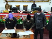 Pj Bupati dan DPRD Tubaba Sahkan Raperda Perubahan 2022