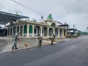 Kodim 0422/LB Lakukan Kegiatan Pembersihan Masjid Darussalam