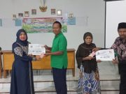 Tiyuh Mercu Buana Salurkan BLT-DD ke 21 KPM