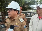 Walikota Metro Tinjau Perbaikan Jalan dr, Soetomo