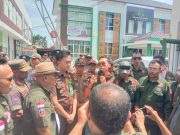 Pendemo Minta Walikota Metro Nonaktifkan Pejabat Atas Dugaan Korupsi, Ini Daftarnya…!!!