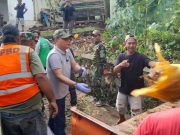 Wali Kota Metro Sidak Kelokasi Pagar Ambruk Karena Hujan Deras