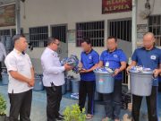 Lapas Metro Salurkan Paket Perlengkapan MCK dan Pakaian Khusus kepada Warga Binaan