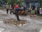 Nadirsyah Kembali Gotong Royong Bersama Warga Tunas Asri dan Tirta Makmur