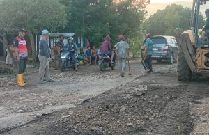 Atasi Kerusakan Jalan, Pemkab Tubaba Bersama Warga dan Swasta Gelar Gotong Royong Massal