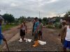 Wabup Nadirsyah Kobarkan Semangat Gotong Royong, Jalan Rusak di Margo Mulyo Mulai Dibenahi Bersama Warga
